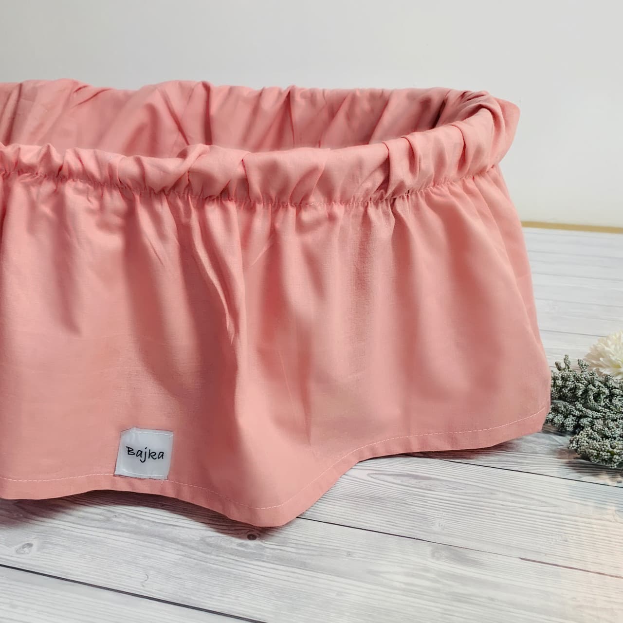 Ochraniacz bawełniany z falbanką do kosza mojżesza lub kołyski roz. 200-225 cm